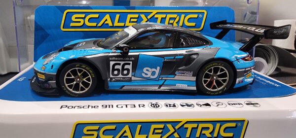Scalextric Porsche 911 GT3 R - Team Parker Racing - British GT 2022 - Image 3