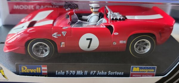 Monogram M4885 Lola T-70 #7 Red/White John Surtees