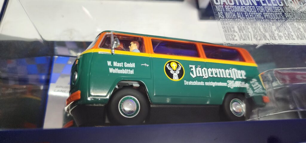 Carrera Digital 132 RTR - VW BUS Jägermeister Racing Team Bus