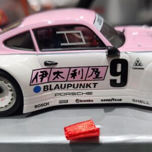 Revo Slot 1/32 Analog Porsche 911 GT2 Japan #9